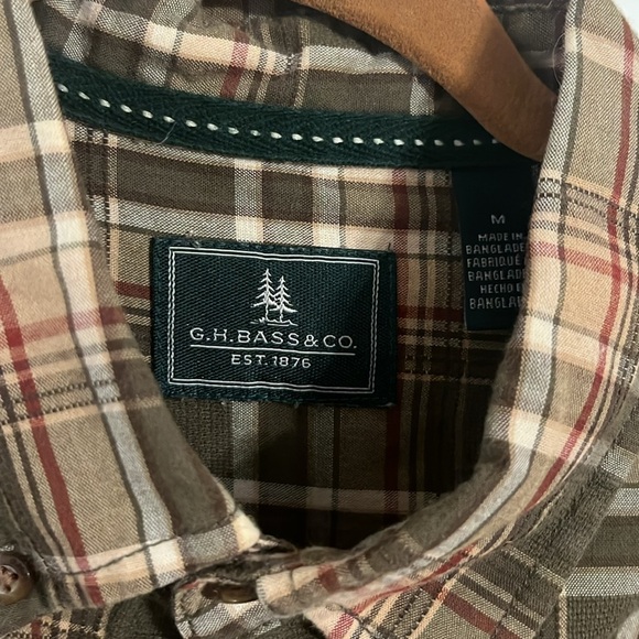 G.H. Bass Plaid Button Down Collar Shirt. - Picture 2 of 6